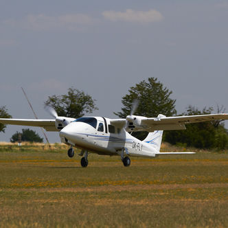 Pilot of the multi-engine Tecnam P2006T